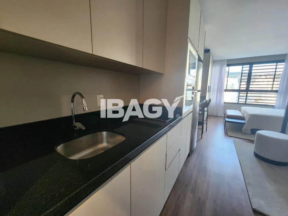 Furnished 40 m² studio with open-plan kitchen — photo 6