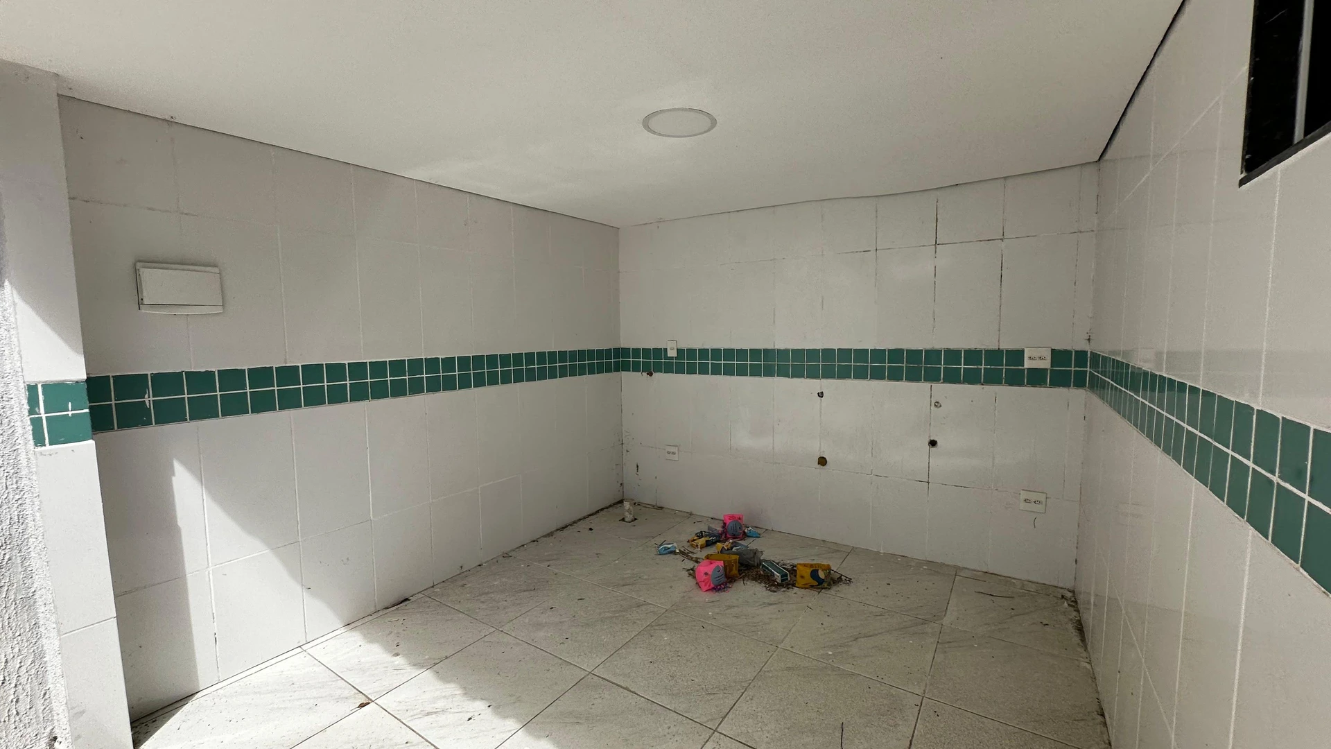 Casa com 4 quartos e 3 suítes, 2 vagas de garagem — photo 32