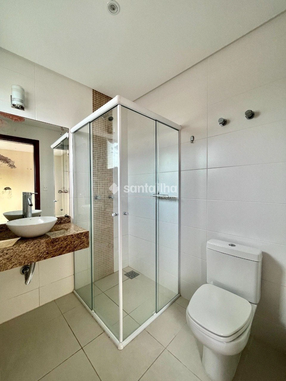 Balcony with a grill in a 2-bedroom apartment, 73 m² — photo 19