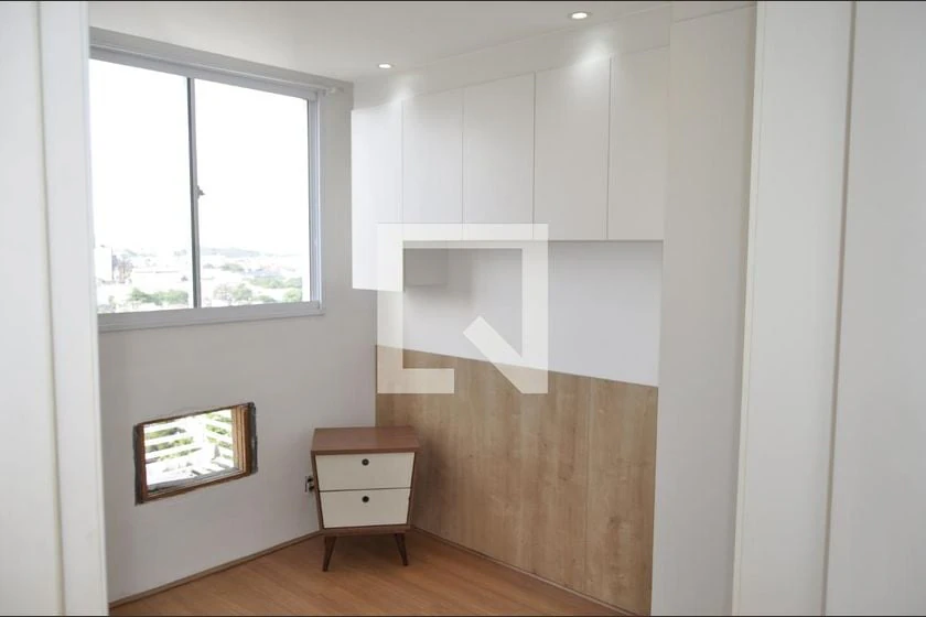 2-bedroom apartment with wood or laminate floors — photo 20