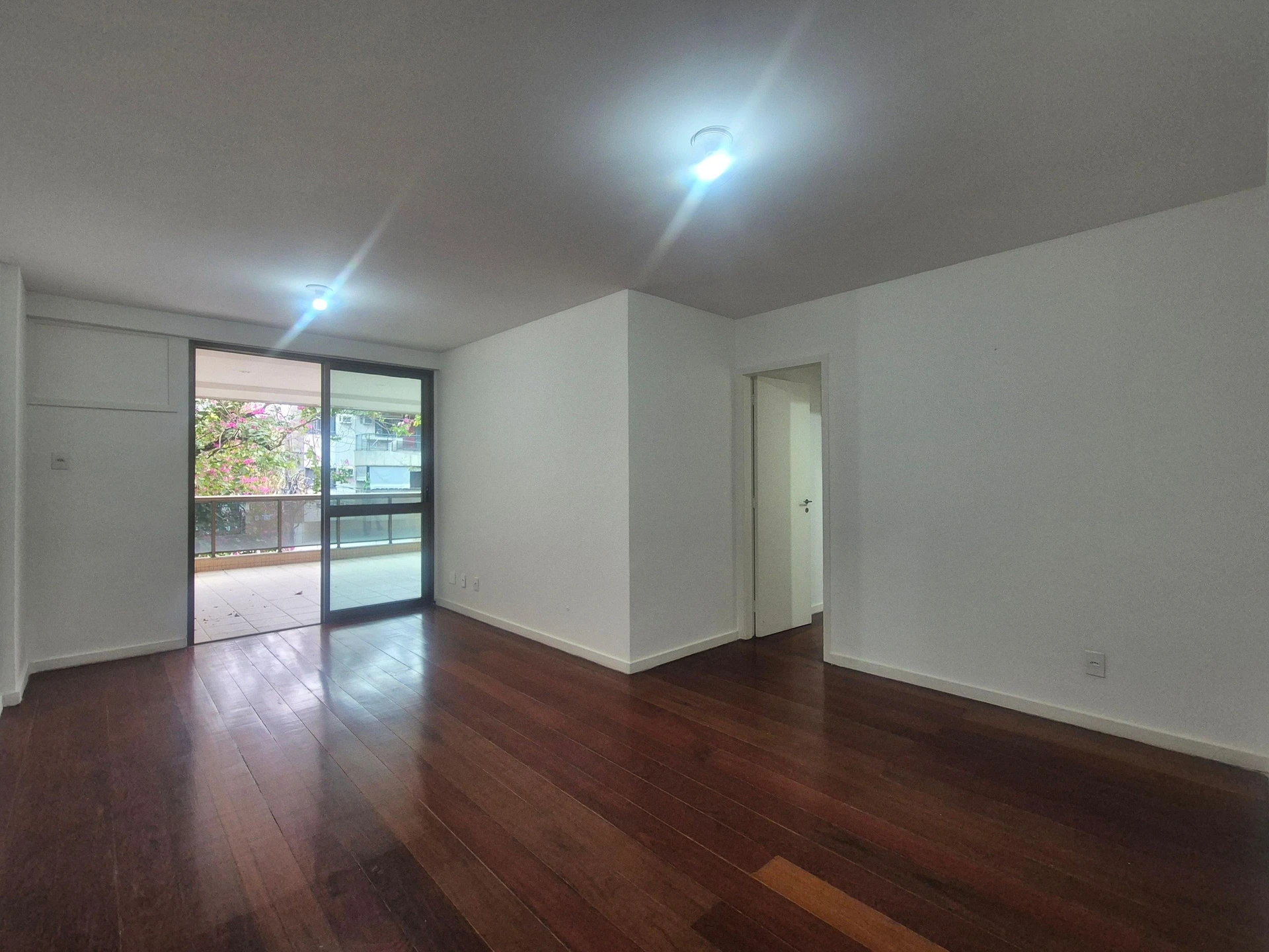 Apartamento sem mobília com 2 quartos e 2 vagas — photo 4
