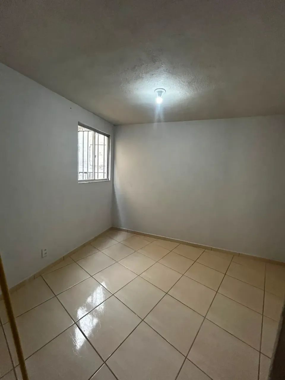 1-bedroom apartment with tiled floors — photo 3