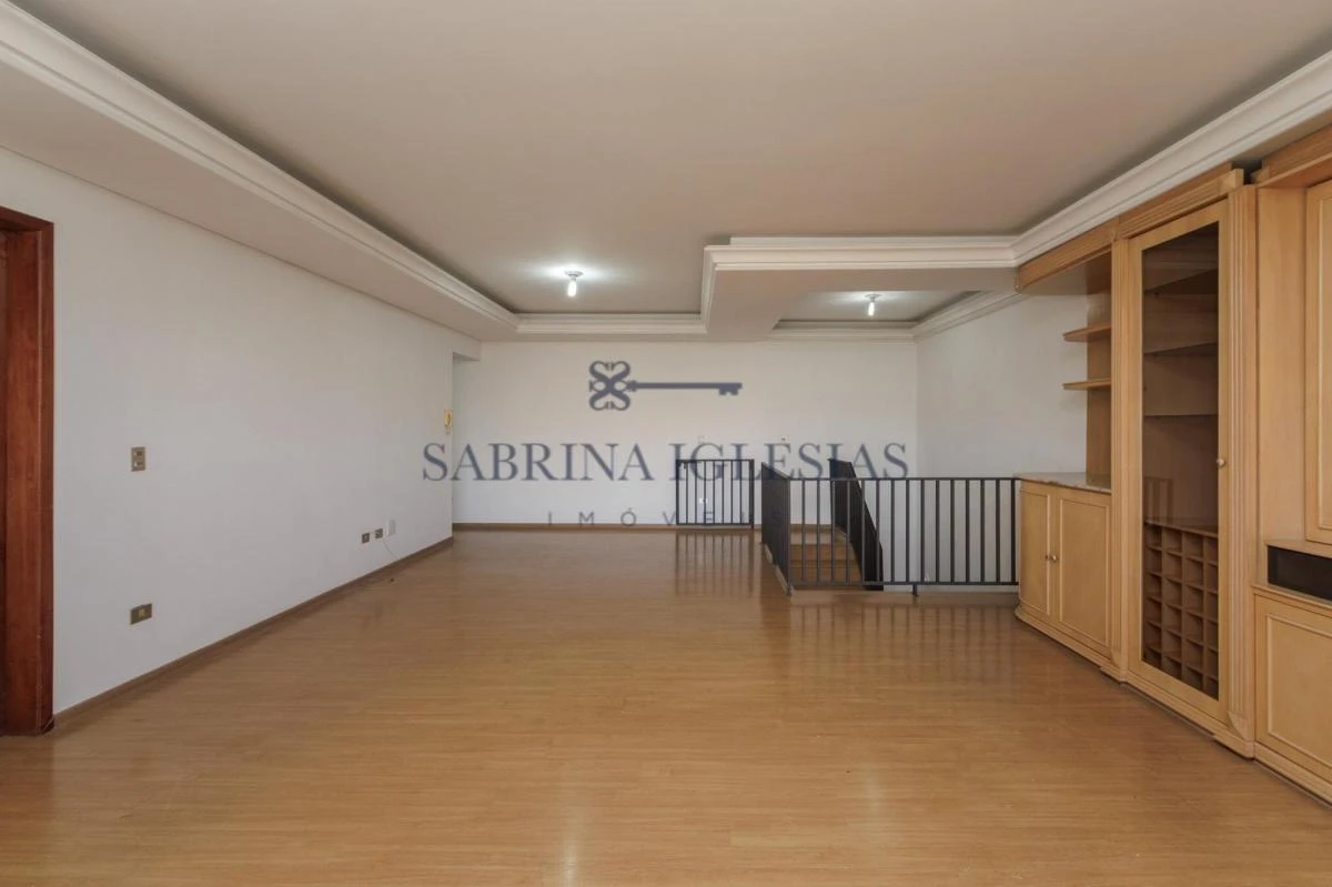 4-bedroom house with a grill on the balcony in Curitiba — photo 18