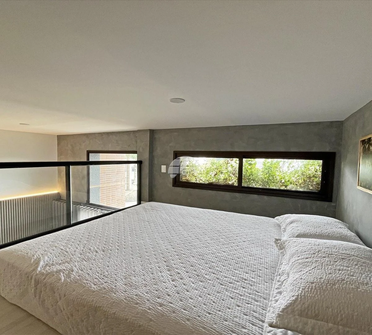 Furnished apartment, 31 m², with floor-to-ceiling windows — photo 9