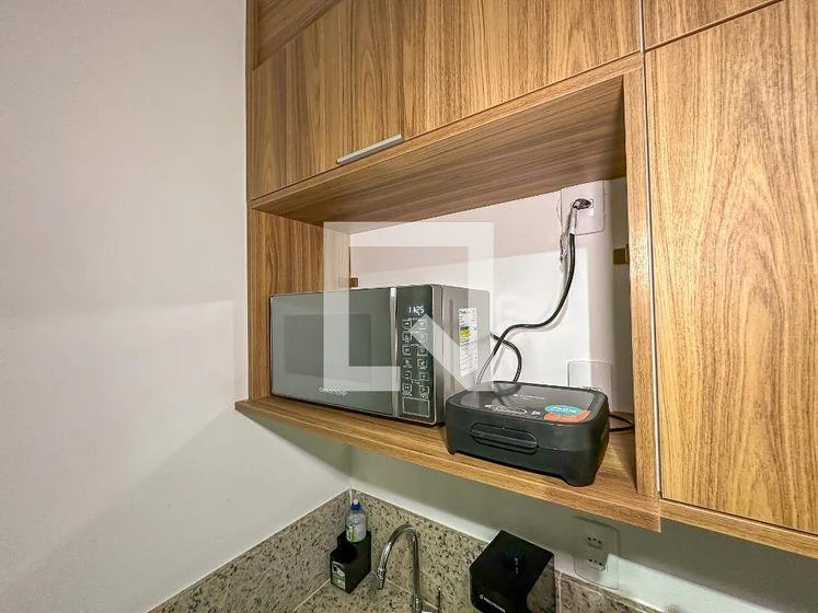 One-bedroom apartment in a building with a gym — photo 35