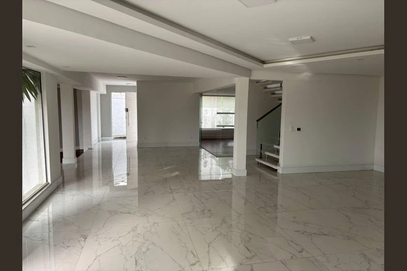 Unfurnished house with 3 bedrooms and private garden — photo 3