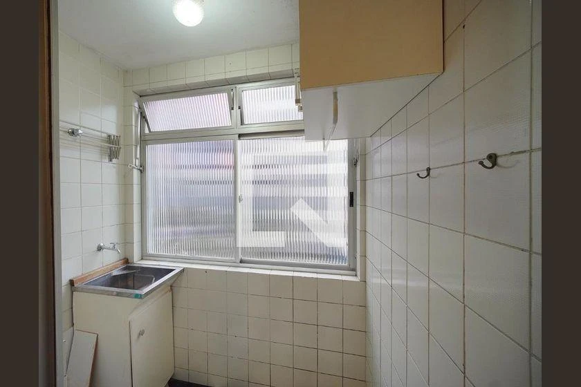 Wood or laminate floors in a one-bedroom apartment, 48 m² — photo 12