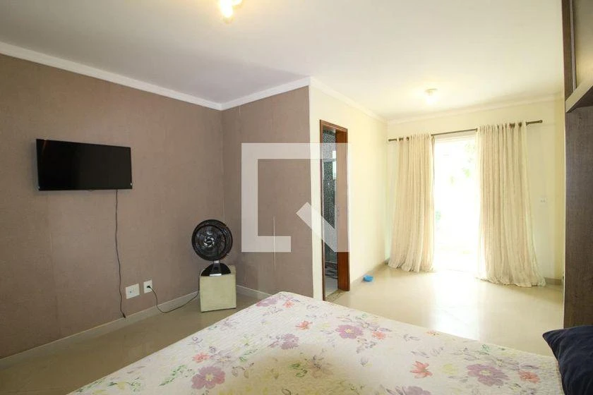 200 m² apartment with 3 en-suite bedrooms and balcony — photo 13