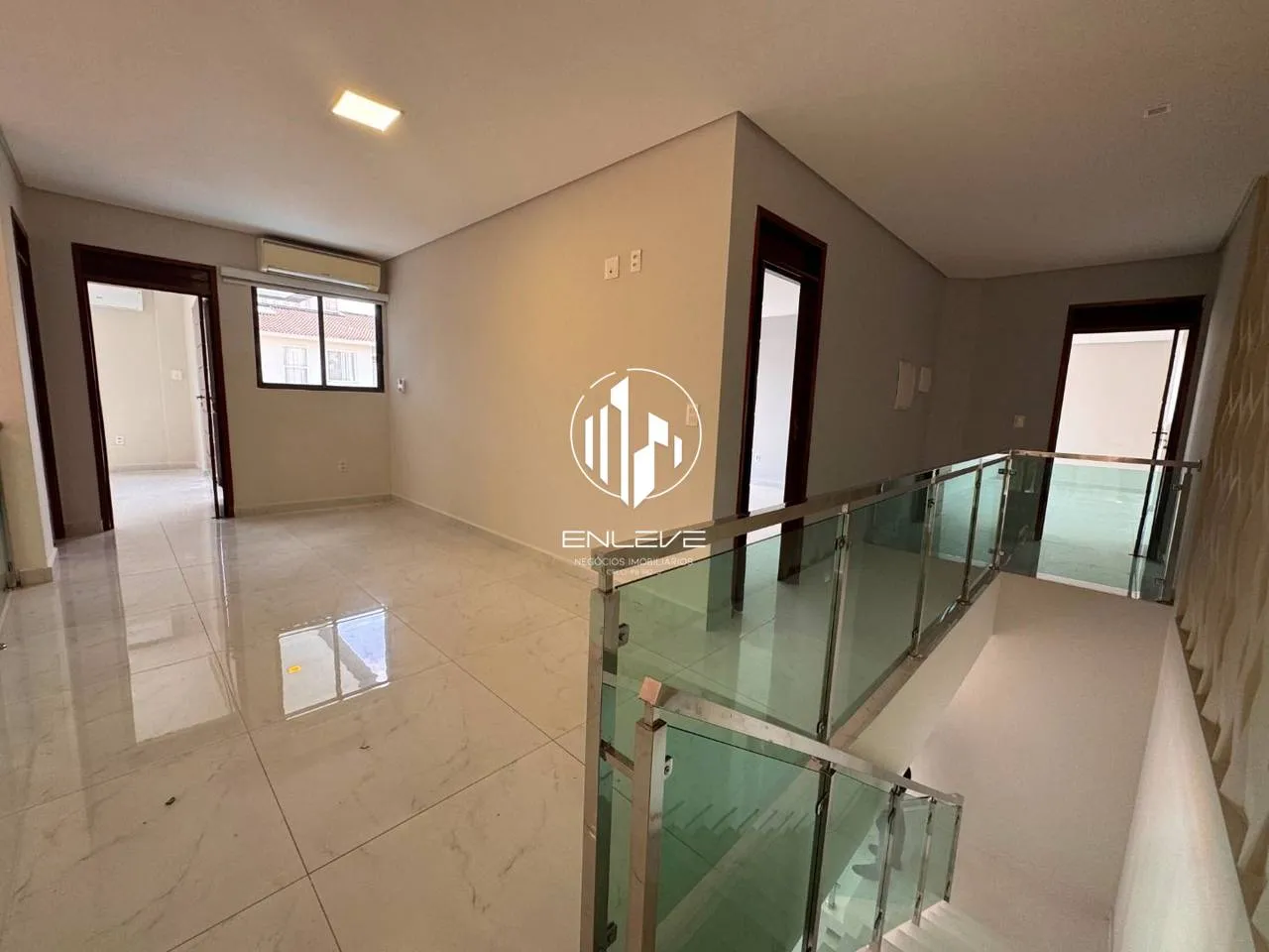 Casa com 4 suítes, 5 banheiros e 600 m² — photo 9