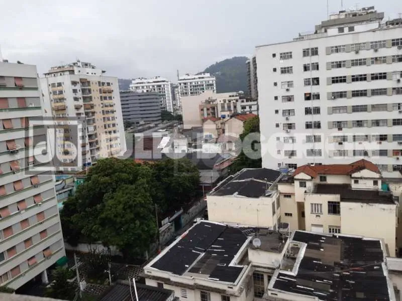 3-bedroom apartment with a mountain view in Rio de Janeiro — photo 16
