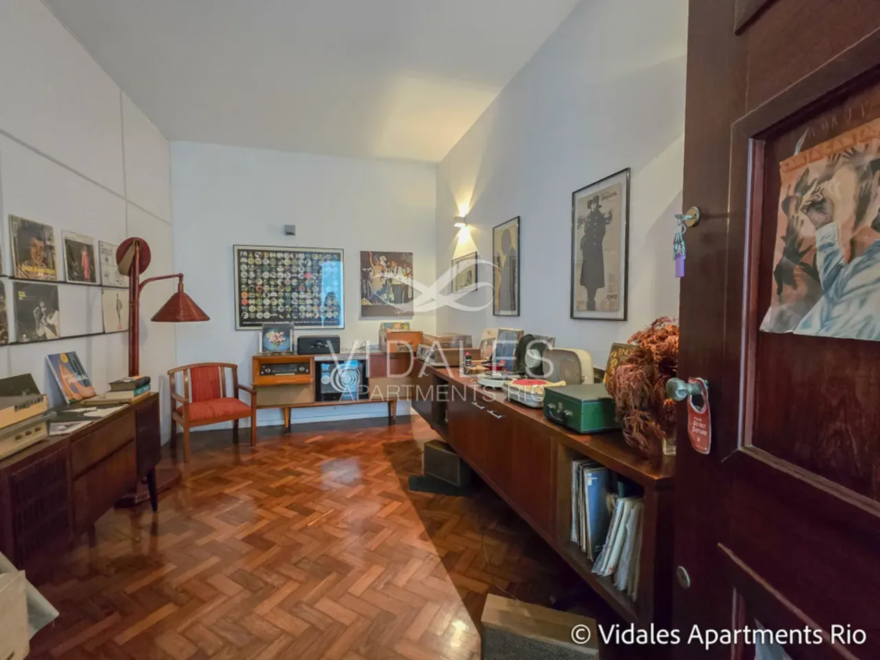 Furnished 715 m² apartment with 4 en-suite bedrooms — photo 99