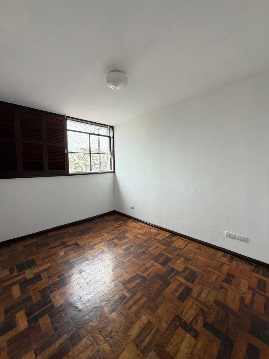 3-bedroom apartment with wood or laminate floors in Curitiba — photo 3