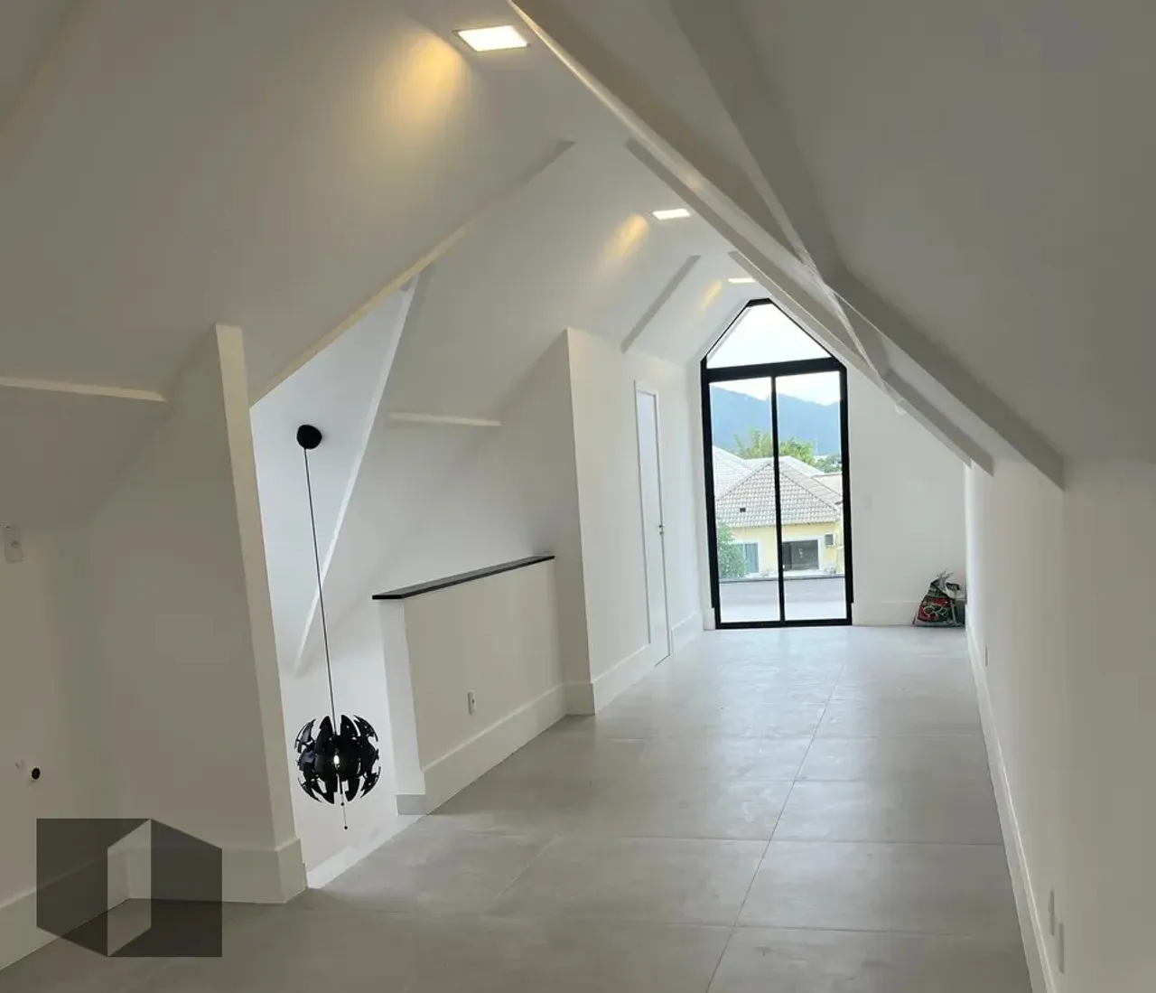 Casa com 3 quartos e 5 banheiros — photo 2