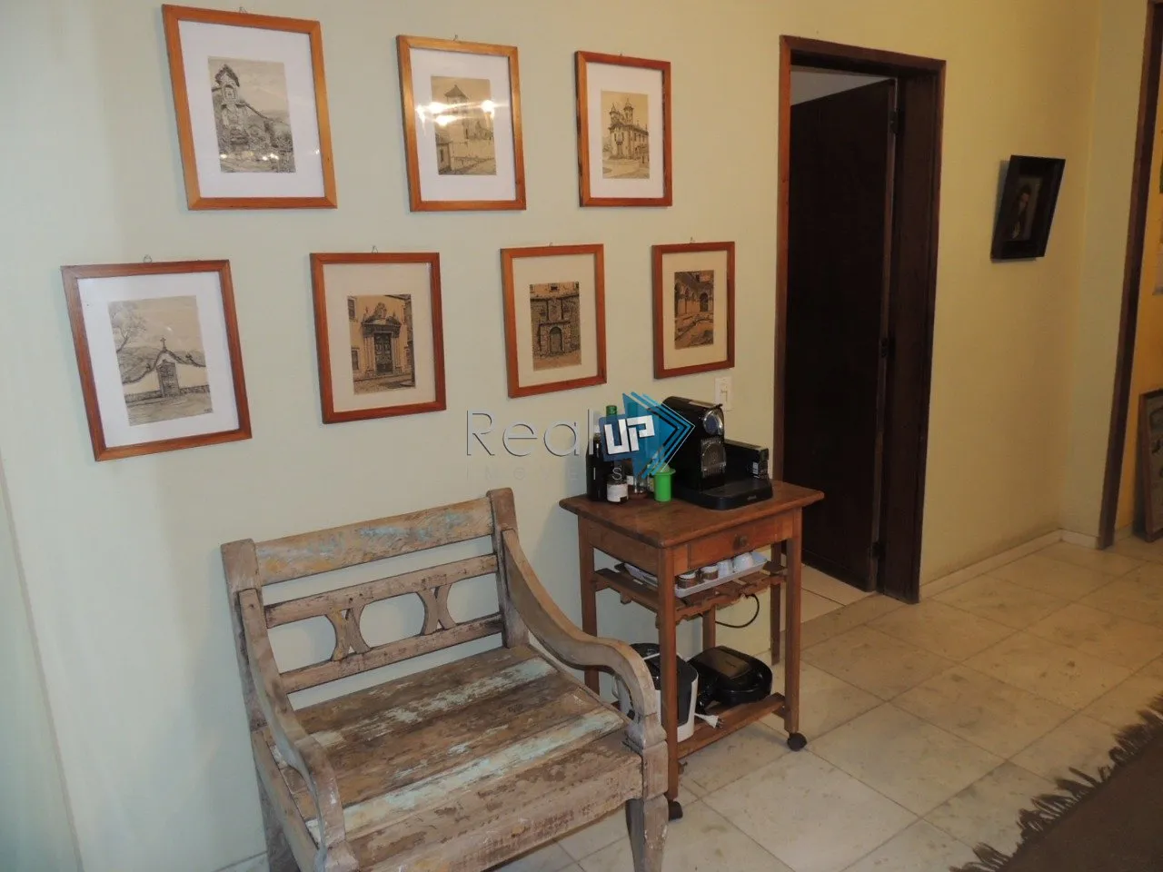House with 3 bedrooms and 600 m² plus private BBQ terrace — photo 26