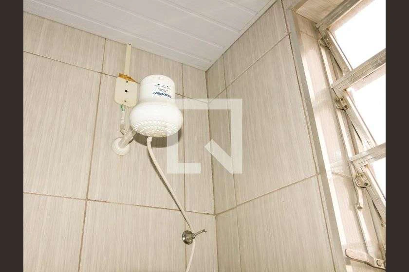 Apartamento de 2 habitaciones con cocina separada y 40 m² — photo 4