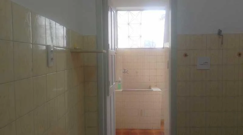 Квартира з 2 спальнями та дерев'яною підлогою або ламінатом — photo 18