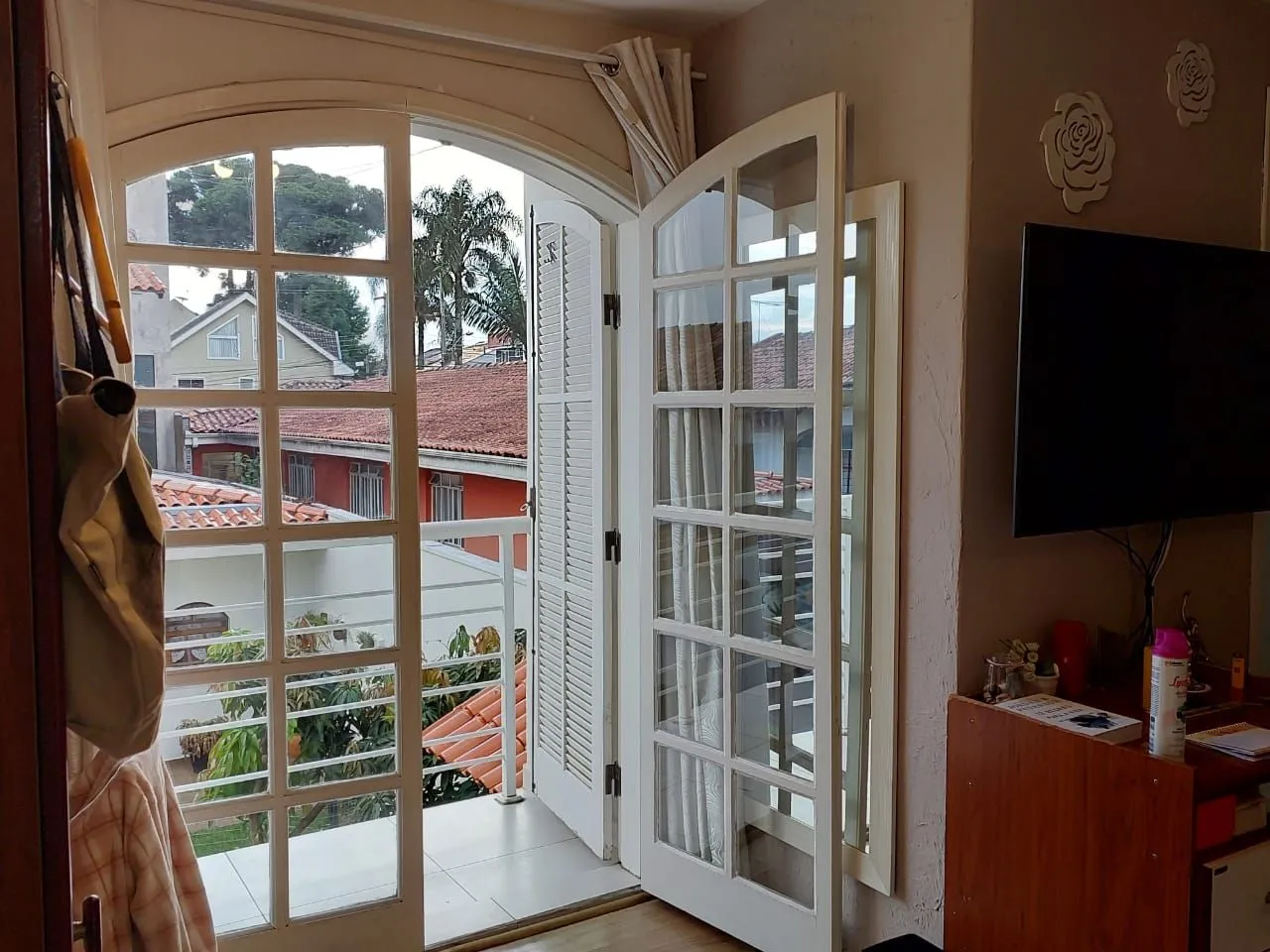 Home office in a 6-bedroom house, 570 m² — photo 32