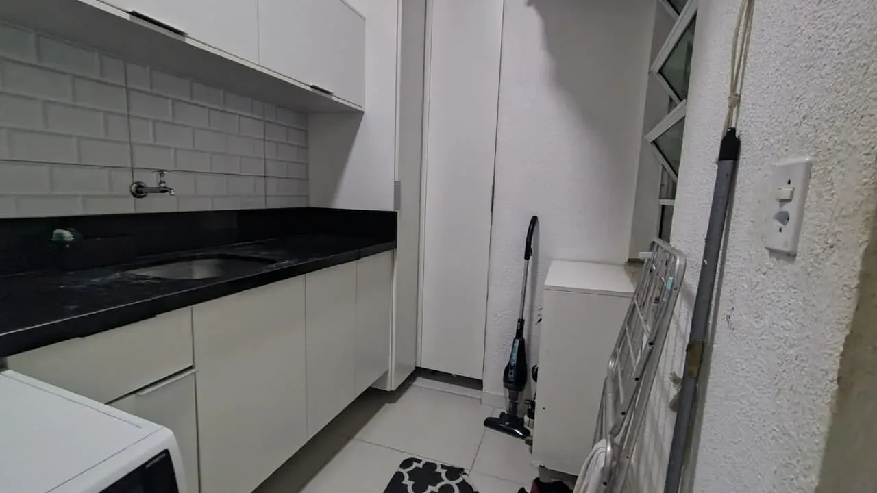 Furnished 180 m² apartment with 3 bedrooms and a suite — photo 35