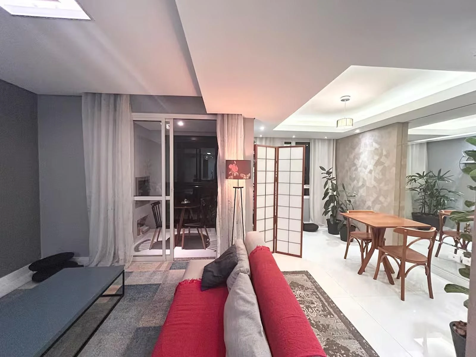 Apartamento amueblado de 1 dormitorio con cocina abierta