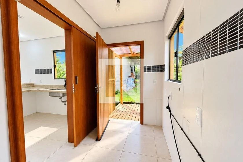 Casa de 2 dormitorios con balcón gourmet en Florianópolis — photo 17