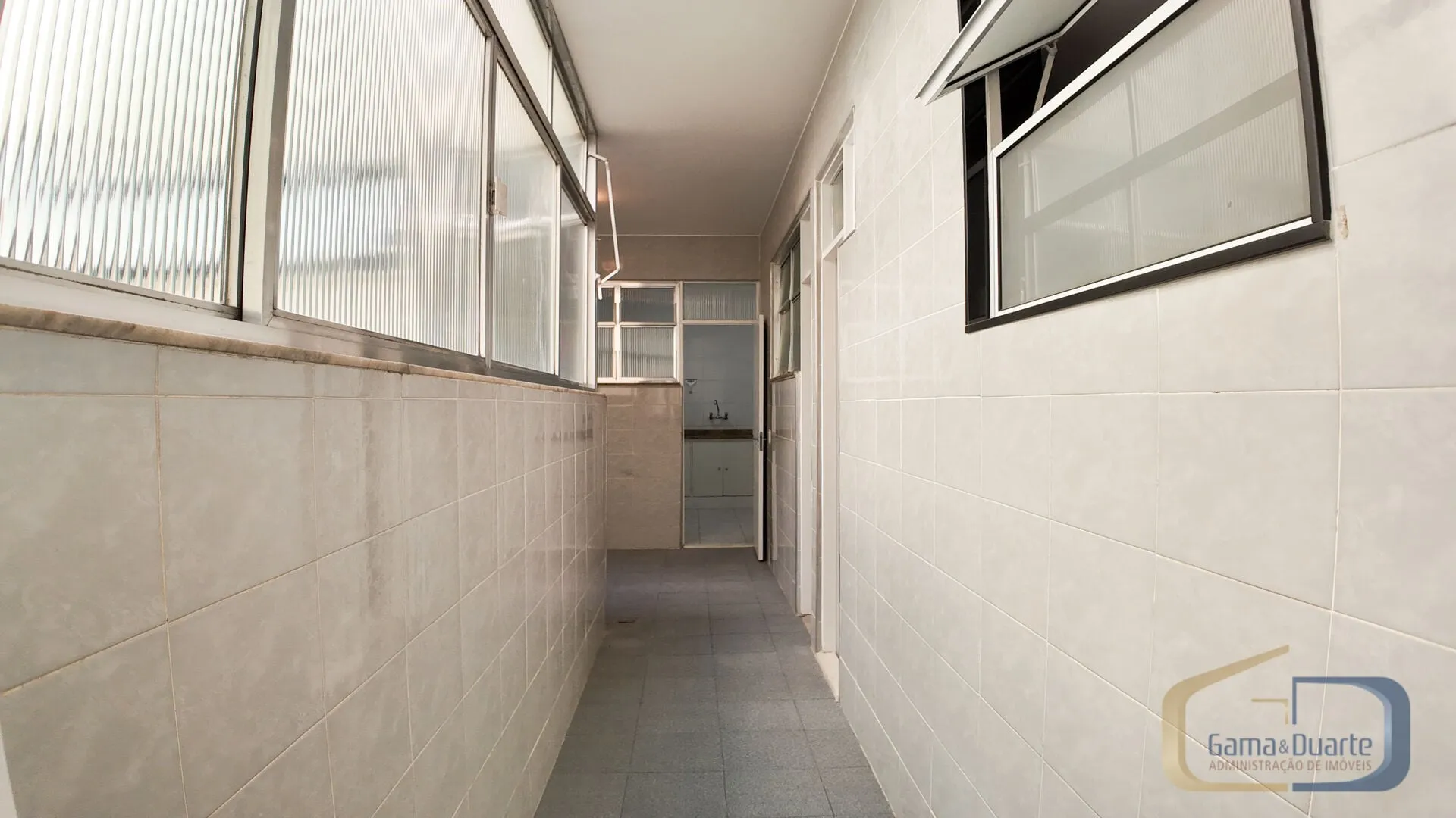 3-bedroom apartment with 2 bathrooms and 1 parking space — photo 26