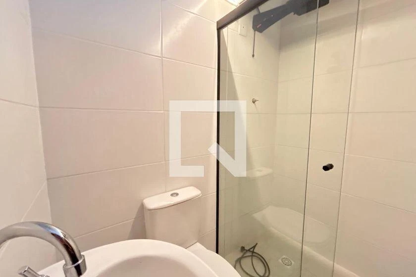 4-bedroom house with a bathtub — photo 10