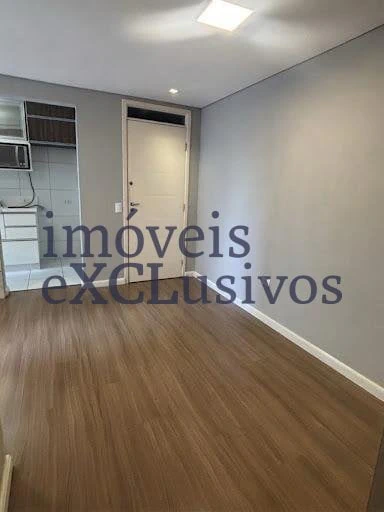 Wood or laminate floors in a 2-bedroom apartment, 48 m² — photo 7