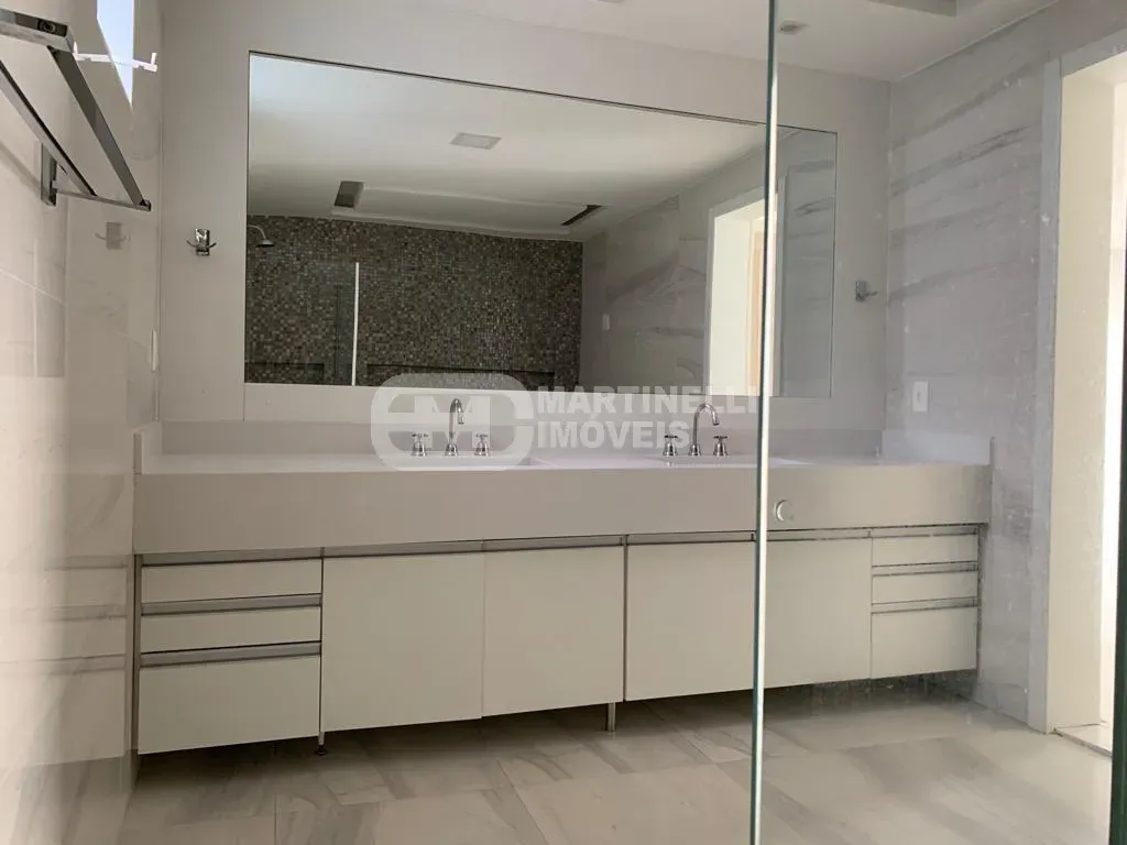 Casa de 420 m² com varanda gourmet e banheira — photo 4
