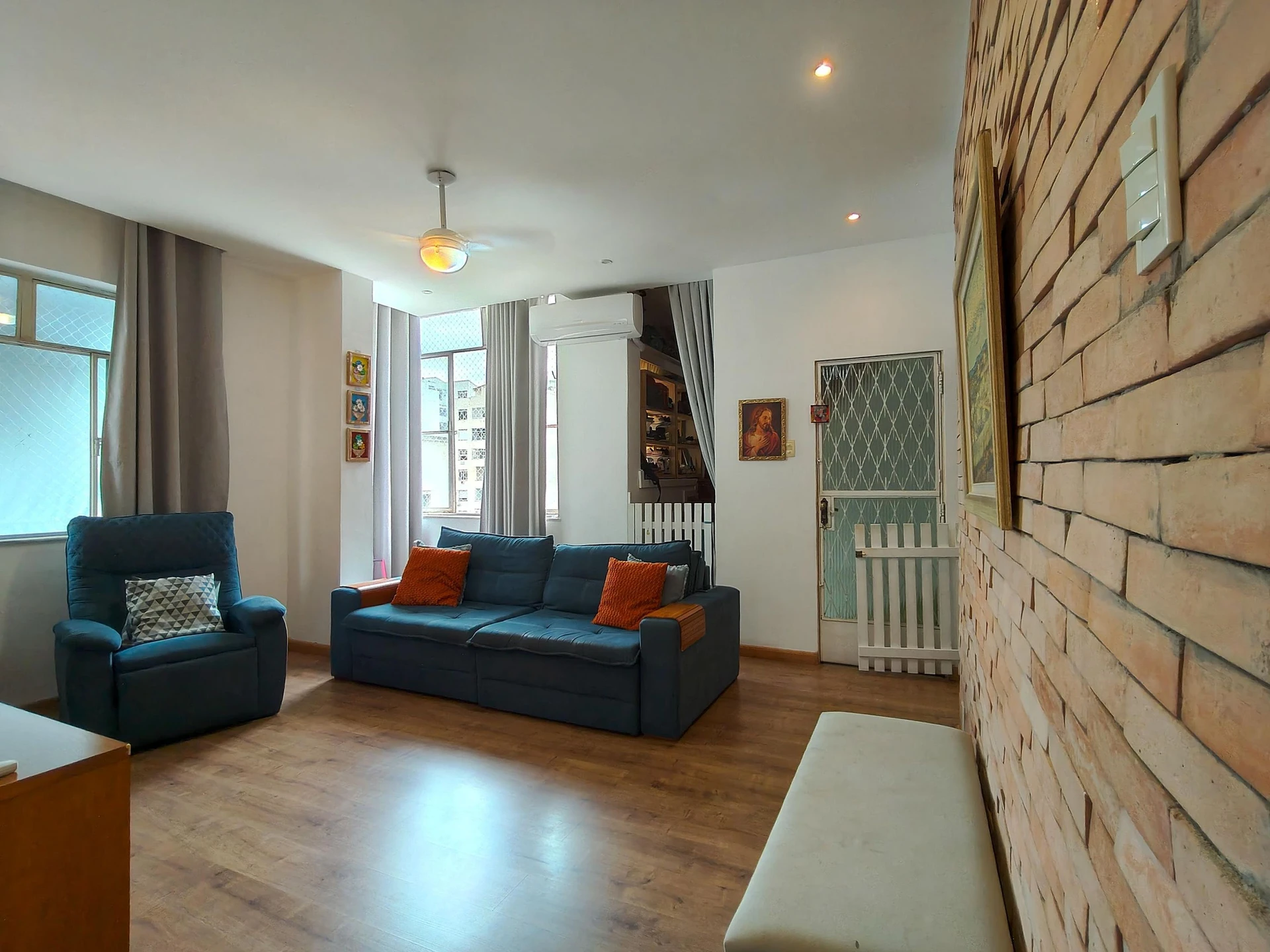 3-bedroom apartment with a mountain view in Rio de Janeiro — photo 13