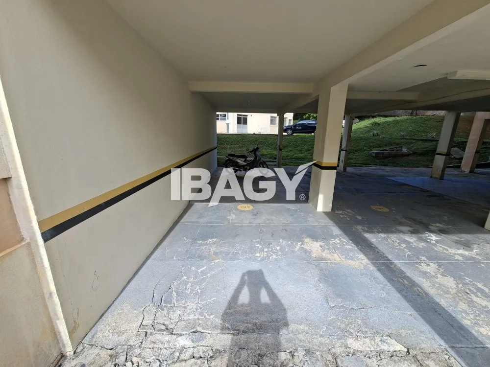 3-bedroom apartment with a half-bath and parking — photo 15