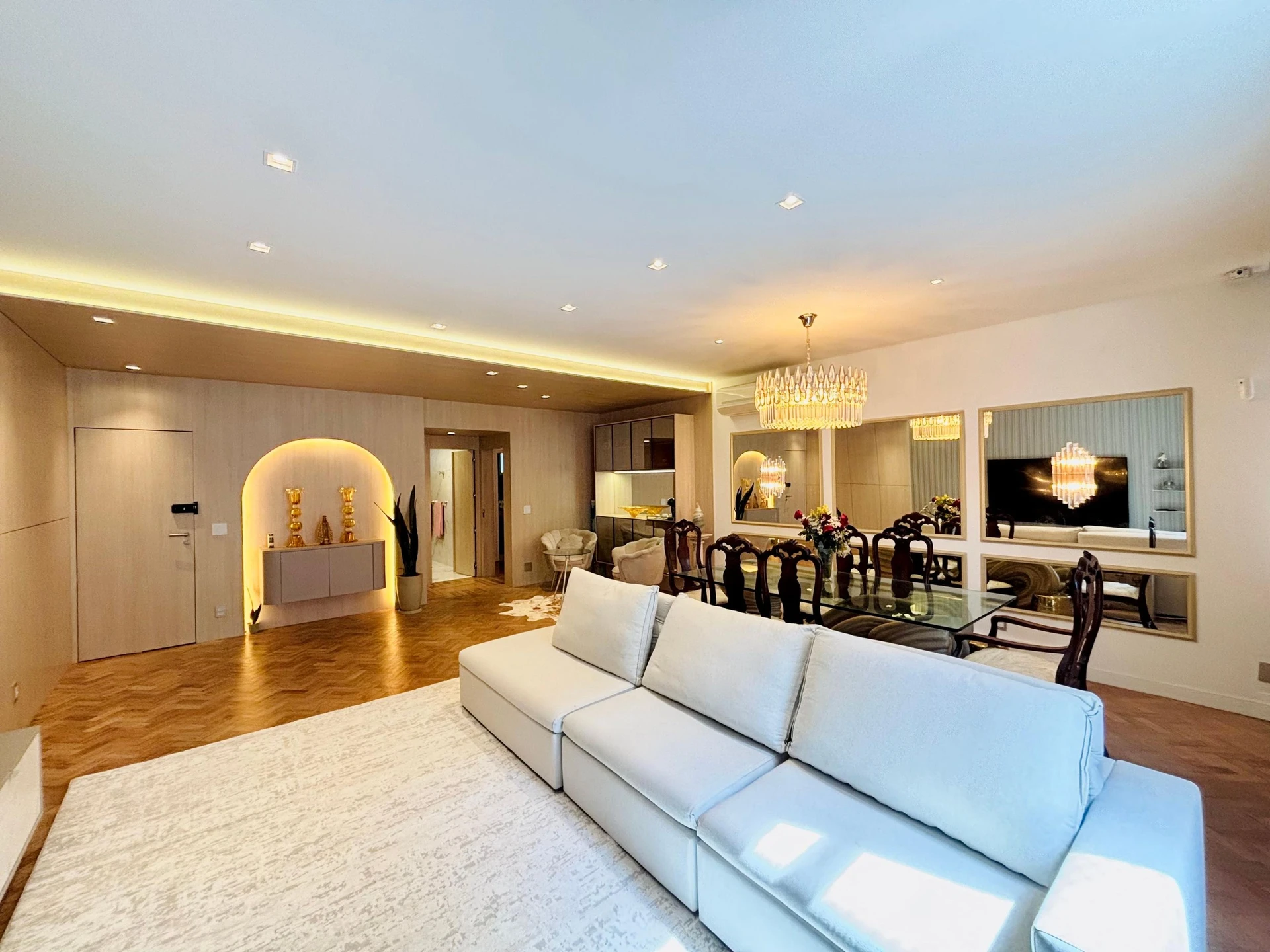 4-bedroom apartment with a home office in Rio de Janeiro — photo 13
