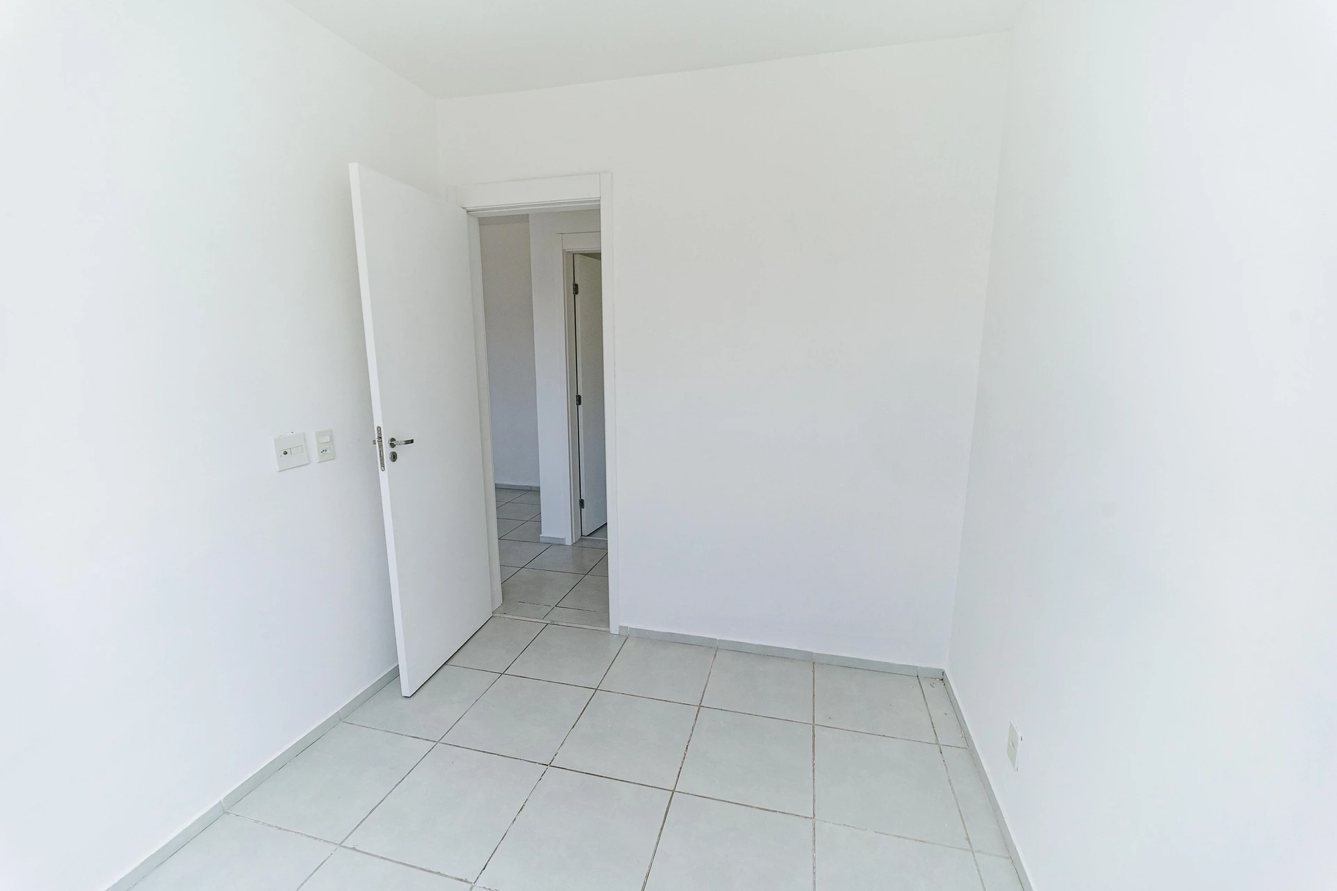 Apartamento de 2 quartos em condomínio com piscina — photo 14