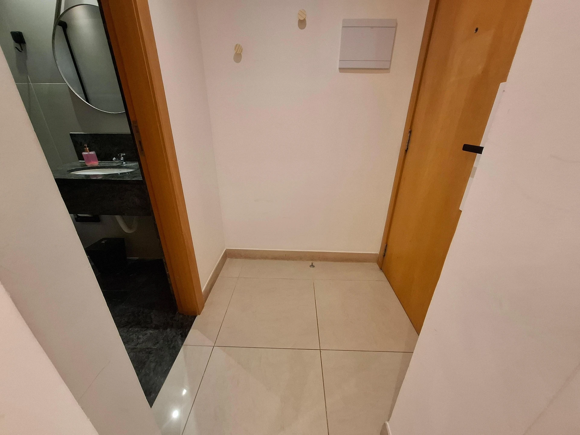 1-bedroom apartment with en-suite and no parking — photo 21
