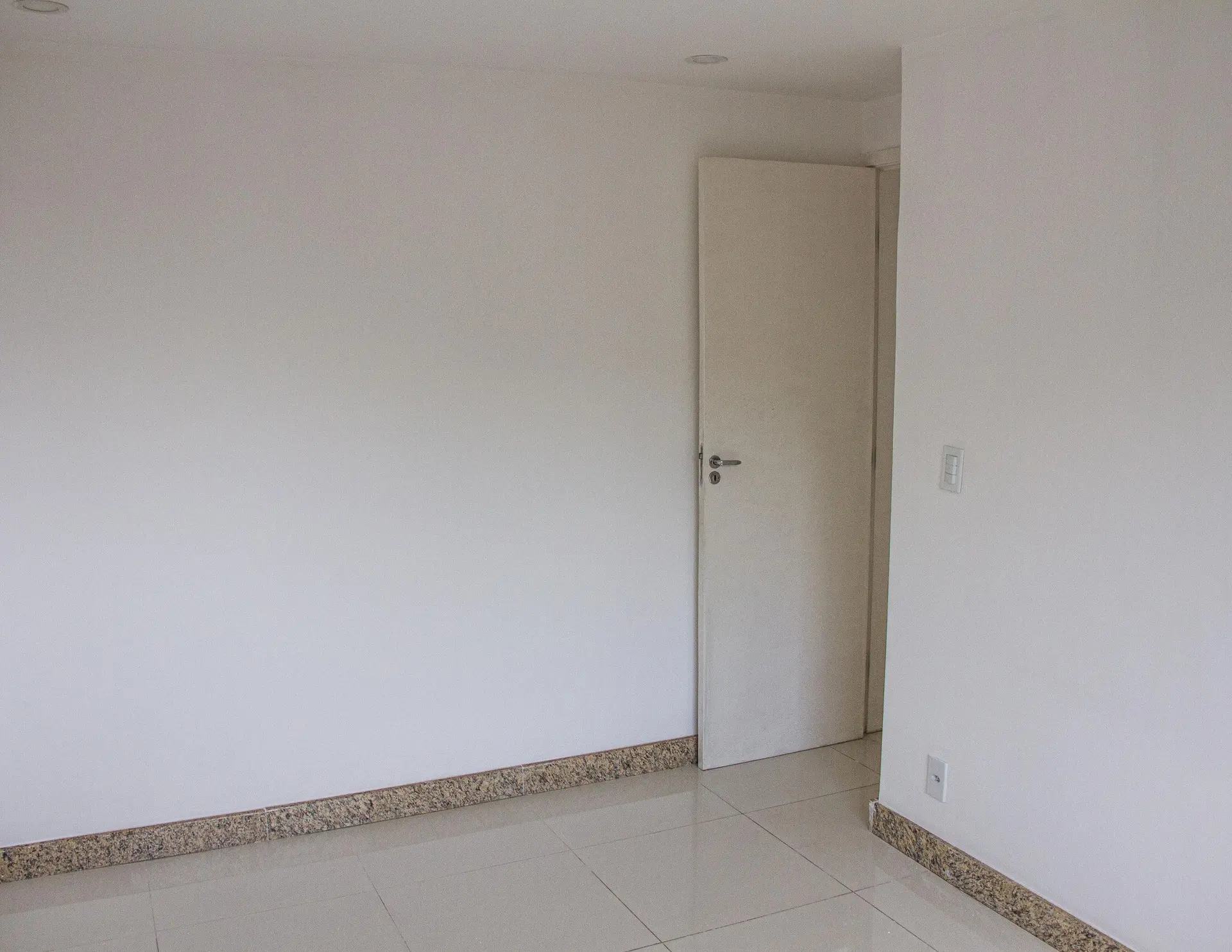2-bedroom apartment with an open-plan kitchen — photo 14