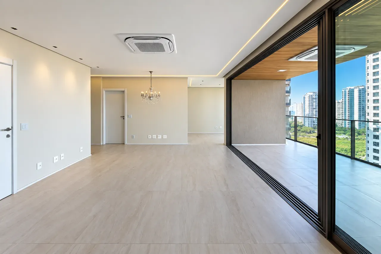 4-bedroom apartment with a water view — photo 12