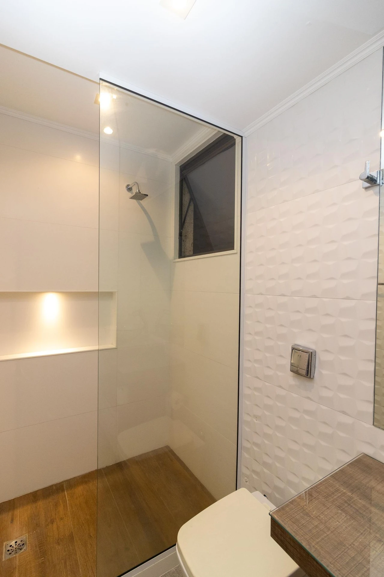 4-bedroom apartment with 2 en-suite bathrooms and garden — photo 32