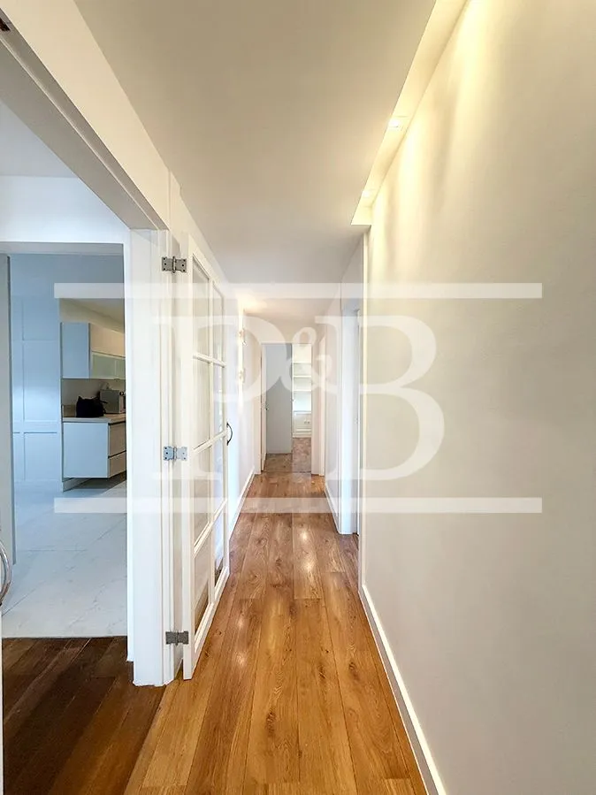 Furnished apartment, 230 m², with a bathtub — photo 38