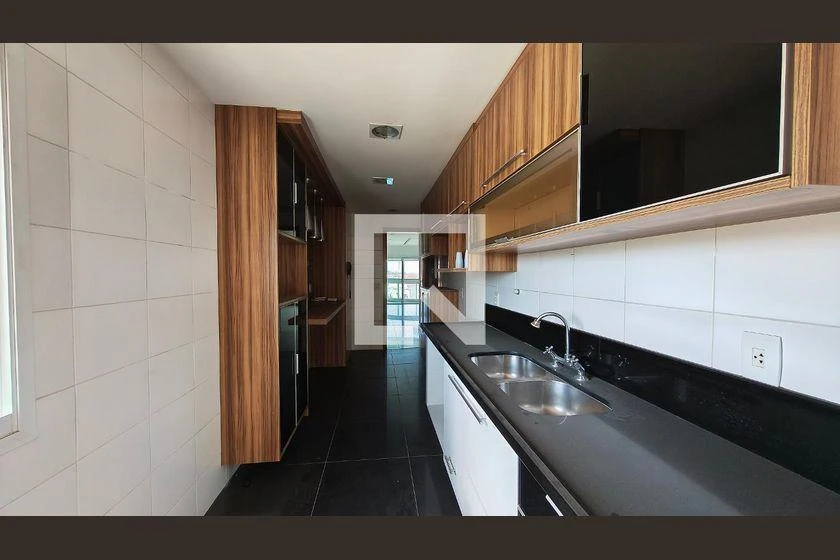 Apartment with 3 en-suite bedrooms and 5 bathrooms, 177 m² — photo 44