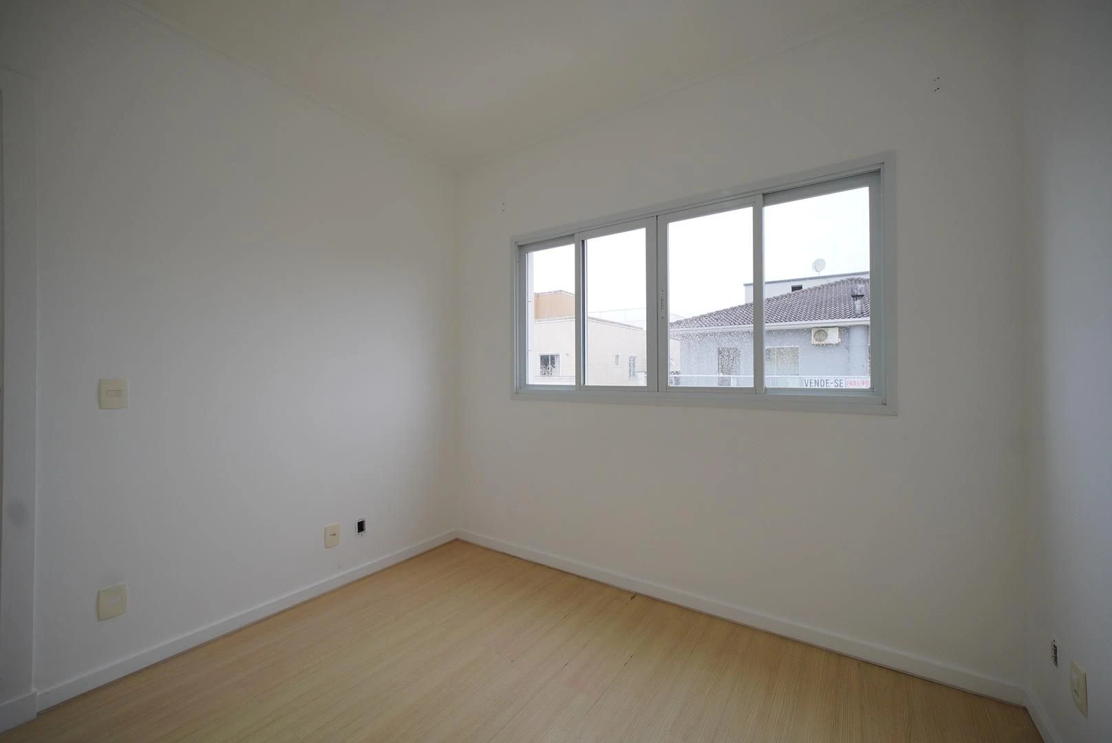 Apartment, 86 m², with wood or laminate floors — photo 22