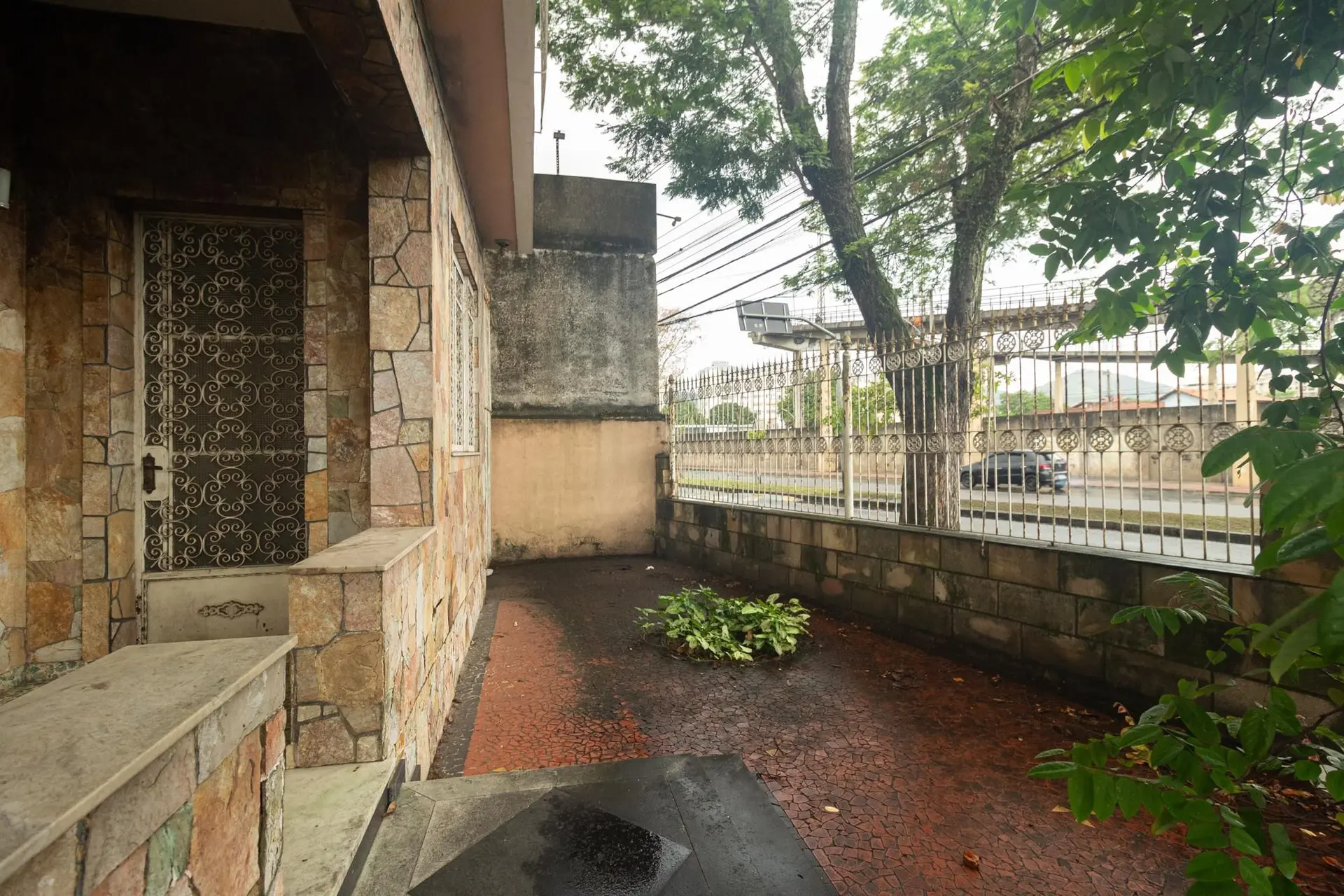 6 quartos e jardim: casa de 263 m² — photo 47