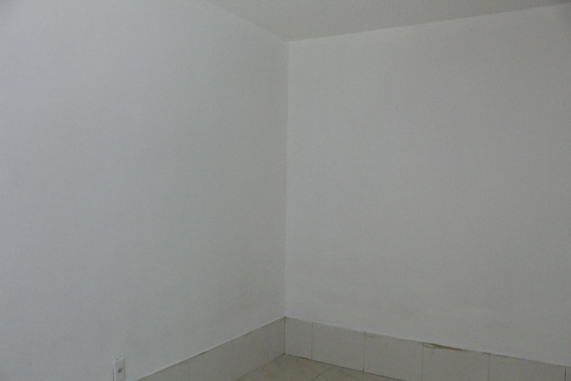 Unfurnished 2-bedroom apartment with a balcony — photo 24