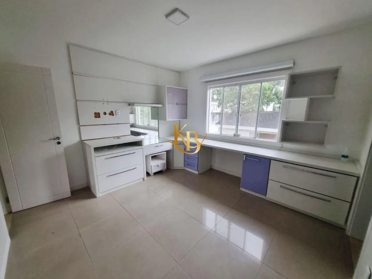 Apartment, 600 m², with a walk-in closet — photo 3