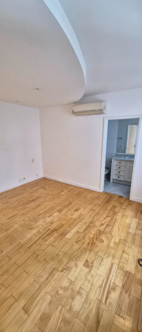 3-bedroom apartment with air conditioning and 185 m² — photo 5