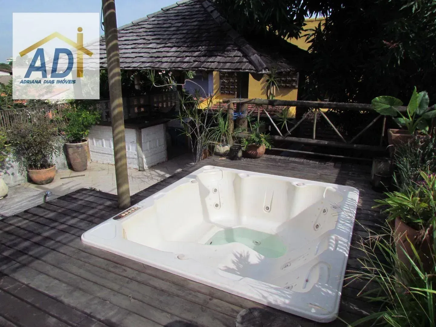 Residential house with 4 bedrooms and private BBQ area — photo 14