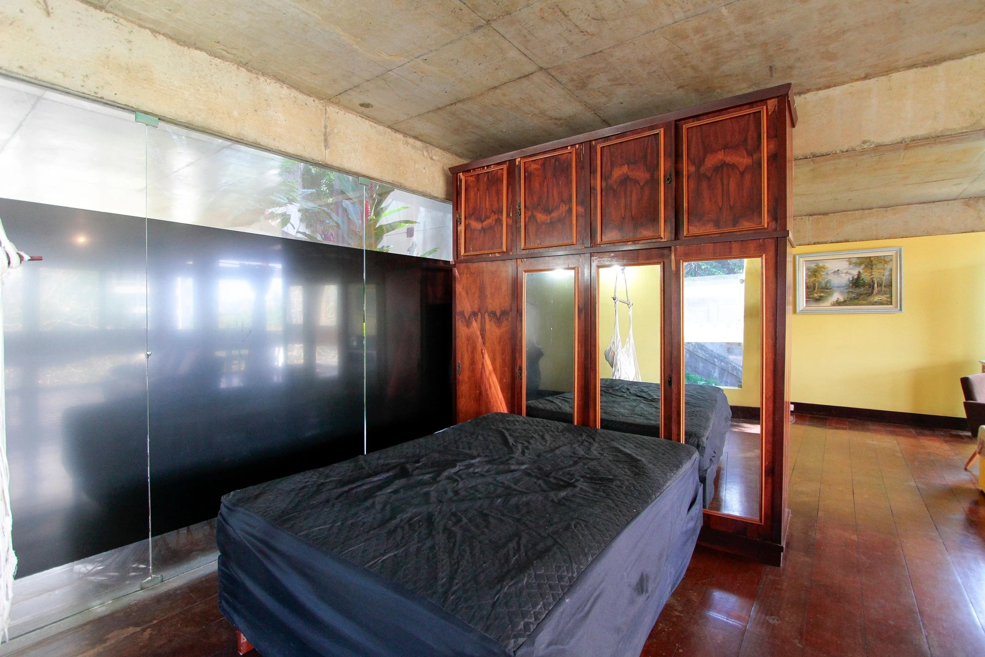 Apartamento de 109 m² com banheira e janelas do piso ao teto — photo 6