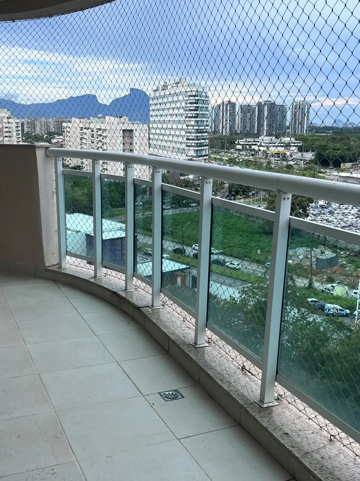Apartment on the 10th floor with a grill on the balcony — photo 68