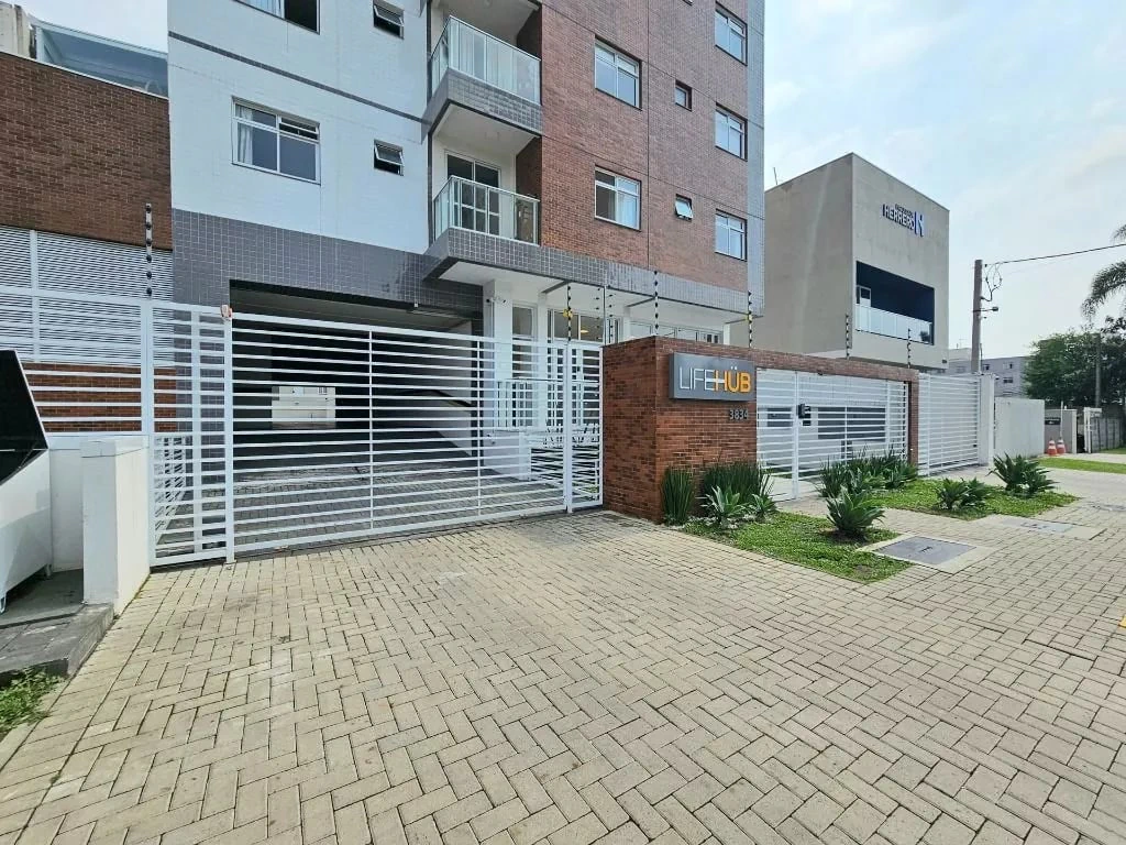 One-bedroom apartment with a grill on the balcony — photo 24