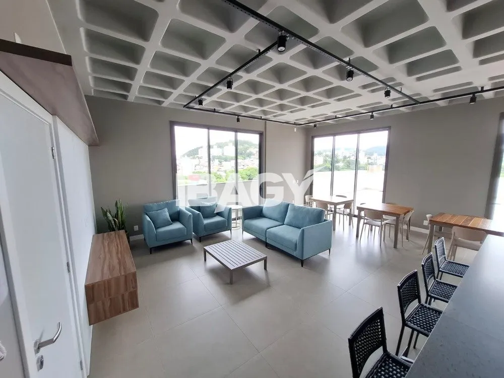 59 m² furnished studio with a ready workspace desk — photo 14
