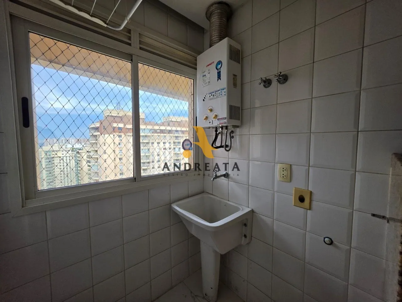 3-bedroom apartment with 82 m², 1 parking space on 20th floor — photo 22