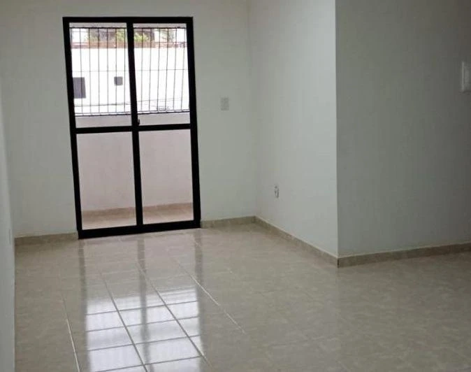 First-floor apartment with 3 bedrooms, 1 en-suite and balcony — photo 5